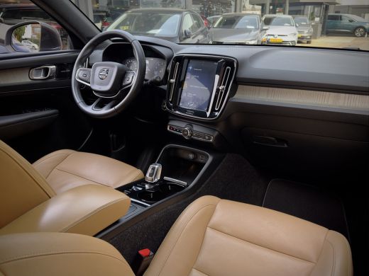 Volvo  XC40 2.0 T4 INSCRIPTION PANODAK LEDER NAVI HARMAN KARDON LED LMV PDC ActivLease financial lease