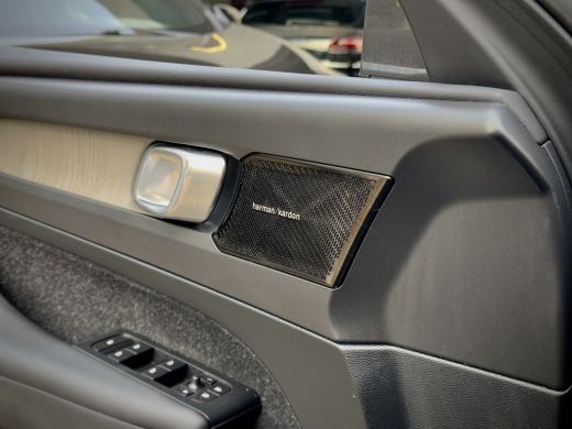 Volvo  XC40 2.0 T4 INSCRIPTION PANODAK LEDER NAVI HARMAN KARDON LED LMV PDC ActivLease financial lease