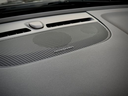 Volvo  XC40 2.0 T4 INSCRIPTION PANODAK LEDER NAVI HARMAN KARDON LED LMV PDC ActivLease financial lease