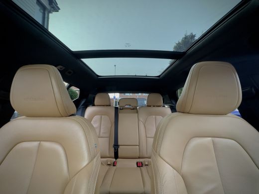 Volvo  XC40 2.0 T4 INSCRIPTION PANODAK LEDER NAVI HARMAN KARDON LED LMV PDC ActivLease financial lease