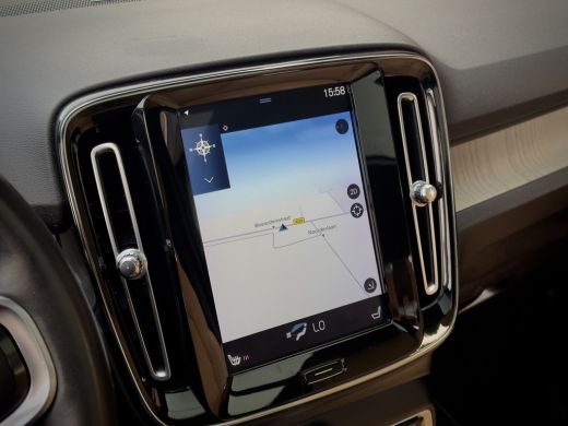 Volvo  XC40 2.0 T4 INSCRIPTION PANODAK LEDER NAVI HARMAN KARDON LED LMV PDC ActivLease financial lease