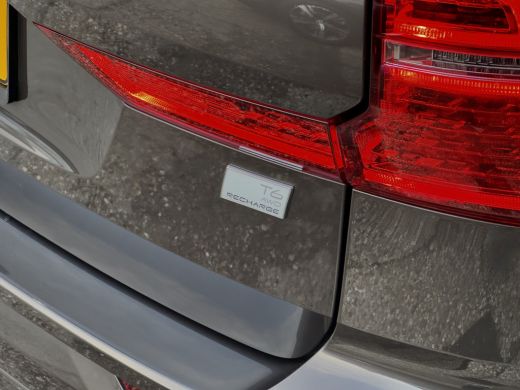 Volvo  XC60 2.0 T6 AUT8 PLUG-IN HYBRID AWD INSCRIPTION EXCLUSIVE. PANODAK LEDER NAVI CAMERA APPLE-CARPLAY DIG... ActivLease financial lease