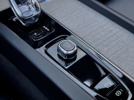 Volvo  XC60 2.0 T6 AUT8 PLUG-IN HYBRID AWD INSCRIPTION EXCLUSIVE. PANODAK LEDER NAVI CAMERA APPLE-CARPLAY DIG... ActivLease financial lease