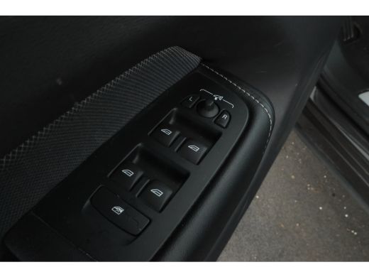 Volvo  XC60 2.0 T6 Plug-in hybrid AWD Inscription Expression Virtual, Panorama, Climate, ActivLease financial lease