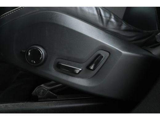 Volvo  XC60 2.0 T6 Plug-in hybrid AWD Inscription Expression Virtual, Panorama, Climate, ActivLease financial lease