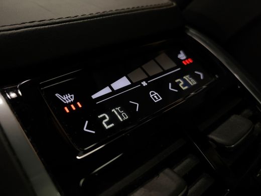 Volvo  XC90 T8 AWD Recharge Ultimate Ultra Bright | Luchtvering | Trekhaak | All Season banden | 360 Camera |... ActivLease financial lease