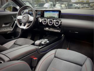 Mercedes-Benz A-Klasse 220 AUT7 35AMG-PAKKET 285PK PANODAK LEDER CAMERA DIGI-DASH APPLE-CARPLAY LED LMV-19INCHE PDC