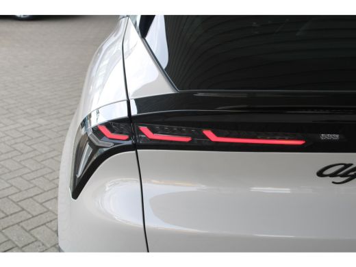 Alfa Romeo Junior 1.2 Turbo Hybrid Ibrida | Adaptieve cruise control | Full-LED | Parkeersensoren achter | Apple Ca... ActivLease financial lease