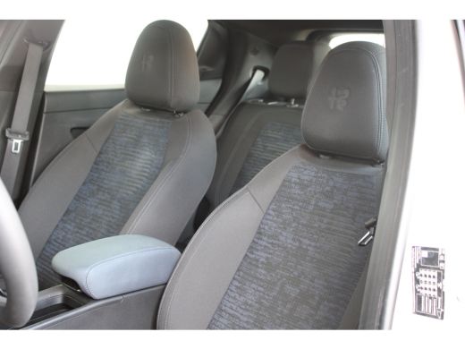 Alfa Romeo Junior 1.2 Turbo Hybrid Ibrida | Adaptieve cruise control | Full-LED | Parkeersensoren achter | Apple Ca... ActivLease financial lease