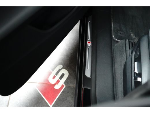 Audi Q8 60 TFSI e quattro Pro Line S Competition 490PK |  Trekhaak | Panorama Dak | Stoelverwarming\venti... ActivLease financial lease