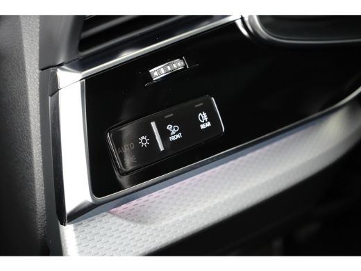 Audi Q8 60 TFSI e quattro Pro Line S Competition 490PK |  Trekhaak | Panorama Dak | Stoelverwarming\venti... ActivLease financial lease