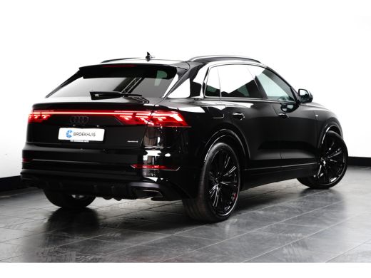 Audi Q8 60 TFSI e quattro Pro Line S Competition 490PK |  Trekhaak | Panorama Dak | Stoelverwarming\venti... ActivLease financial lease