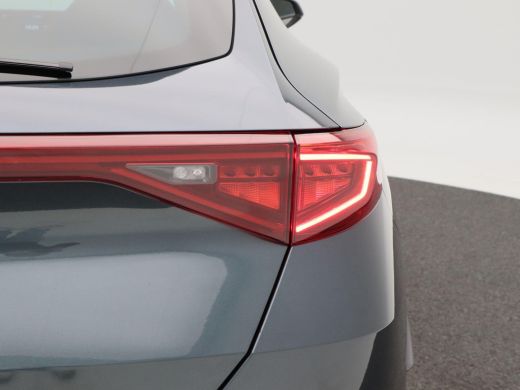 CUPRA Formentor 1.4 e-Hybrid 204 Pk | Stoel/Stuur Verwarming | Panoramadak | Full LED | Adaptive Cruise | Navigat... ActivLease financial lease