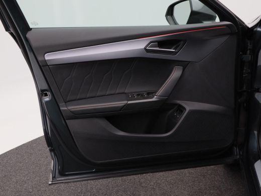 CUPRA Formentor 1.4 e-Hybrid 204 Pk | Stoel/Stuur Verwarming | Panoramadak | Full LED | Adaptive Cruise | Navigat... ActivLease financial lease