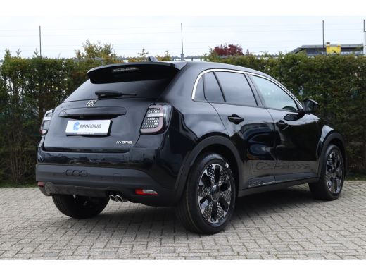 Fiat 600 Hybrid La Prima 145 | Achteruitrijcamera met 180&deg; Area view | Adaptive cruisecontrol (Adaptive Cr... ActivLease financial lease