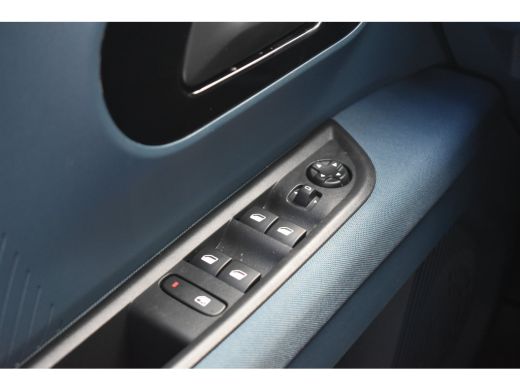 Fiat Grande Panda 1.2 Hybrid Icon Style Automaat 8 Jaar garantie! | Navigatie by App | Parkeersensoren v/a | Cruise... ActivLease financial lease