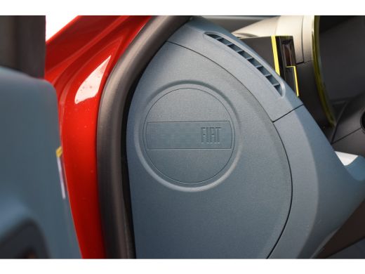 Fiat Grande Panda 1.2 Hybrid Icon Style Automaat 8 Jaar garantie! | Navigatie by App | Parkeersensoren v/a | Cruise... ActivLease financial lease