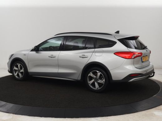 Ford Focus 1.0 EcoBoost Hybrid Active | Stoelverwarming | Trekhaak | Camera | Stuurverwarming | Carplay | Ke... ActivLease financial lease