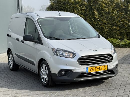 Ford Transit Courier 1.5 TDCI / 1e EIGENAAR / 54.515 KM ! / AIRCO / PDC / NAVI / DAB ActivLease financial lease