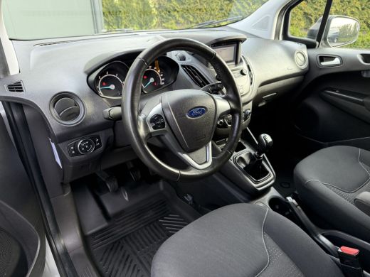 Ford Transit Courier 1.5 TDCI / 1e EIGENAAR / 54.515 KM ! / AIRCO / PDC / NAVI / DAB ActivLease financial lease