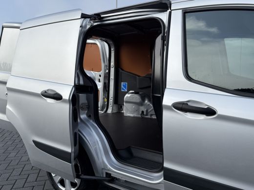 Ford Transit Courier 1.5 TDCI / 1e EIGENAAR / 54.515 KM ! / AIRCO / PDC / NAVI / DAB ActivLease financial lease