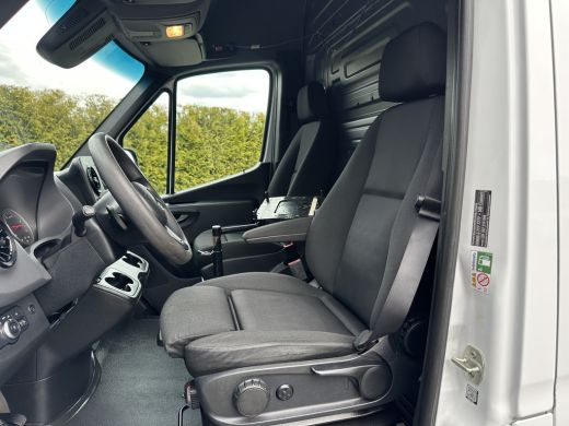 Mercedes-Benz Sprinter 314 CDI 143 PK AUTOMAAT / L1H2 / 1e EIGENAAR / CAMERA / GEVEERDE STOEL / BLIND SPOT / CRUISE / AIRCO ActivLease financial lease
