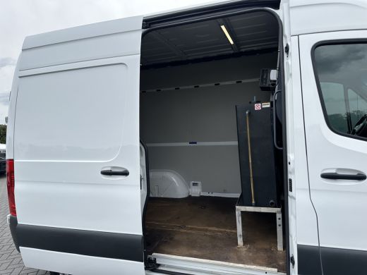 Mercedes-Benz Sprinter 314 CDI 143 PK AUTOMAAT / L1H2 / 1e EIGENAAR / CAMERA / GEVEERDE STOEL / BLIND SPOT / CRUISE / AIRCO ActivLease financial lease