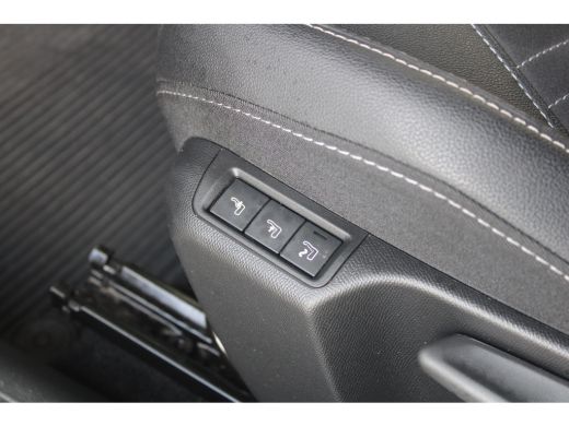 Opel Mokka 1.2 Turbo Ultimate | Camera | Alcantara bekleding | Adaptive cruise | Keyless | Stoel- & stuurver... ActivLease financial lease