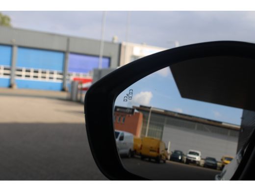 Opel Mokka 1.2 Turbo Ultimate | Camera | Alcantara bekleding | Adaptive cruise | Keyless | Stoel- & stuurver... ActivLease financial lease