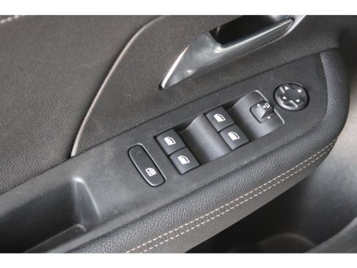 Opel Mokka 1.2 Turbo Ultimate | Camera | Alcantara bekleding | Adaptive cruise | Stoel- & stuurverwarming | ActivLease financial lease