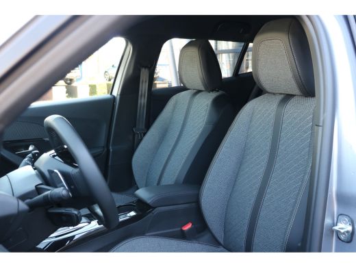 Peugeot 2008 1.2 Hybrid 145 Allure | Navi | Camera | Ad. Cruise control | LED | PDC V+A | DAB | Keyless | ActivLease financial lease