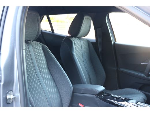 Peugeot 2008 1.2 Hybrid 145 Allure | Navi | Camera | Ad. Cruise control | LED | PDC V+A | DAB | Keyless | ActivLease financial lease