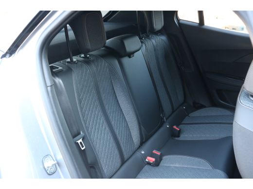 Peugeot 2008 1.2 Hybrid 145 Allure | Navi | Camera | Ad. Cruise control | LED | PDC V+A | DAB | Keyless | ActivLease financial lease