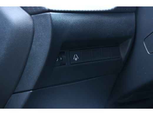 Peugeot 2008 1.2 Hybrid 145 Allure | Navi | Camera | Ad. Cruise control | LED | PDC V+A | DAB | Keyless | ActivLease financial lease