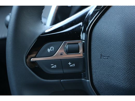 Peugeot 2008 1.2 Hybrid 145 Allure | Navi | Camera | Ad. Cruise control | LED | PDC V+A | DAB | Keyless | ActivLease financial lease
