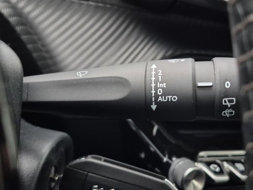 Peugeot 2008 1.2 PureTech Blue Lease Active Full map navigatie | Parkeersensoren | Carplay/android auto | Crui... ActivLease financial lease