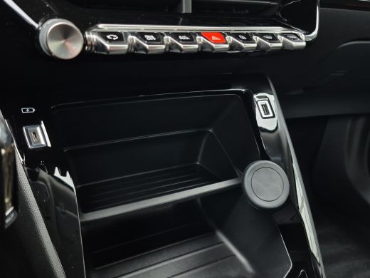 Peugeot 2008 1.2 PureTech Blue Lease Active Full map navigatie | Parkeersensoren | Carplay/android auto | Crui... ActivLease financial lease