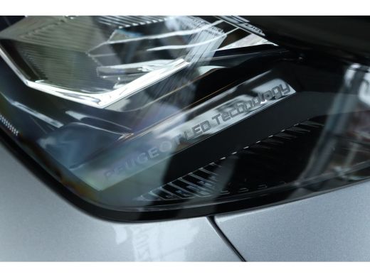 Peugeot 2008 1.2 Turbo 100 Allure | Cruise Control | Navigatie | Keyless | Sensoren | Carplay | Climate | LED ... ActivLease financial lease