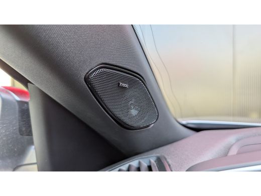 Peugeot 2008 1.2 Turbo GT Pack | Pano-dak | Focal | Alcantara | Navigatie | Climate Control | Adapt. Cruise | ... ActivLease financial lease