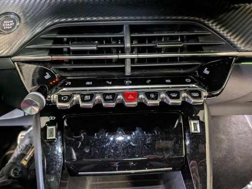 Peugeot 2008 1.2 Turbo GT Pack | Achteruitrijcamera | Airco (automatisch) | Connected services ActivLease financial lease