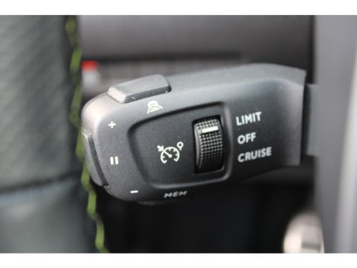 Peugeot 208 1.2 PureTech GT Pack | Navigatie | Camera | Alcantara | Apple carplay | NL auto | 46.500km | All ... ActivLease financial lease