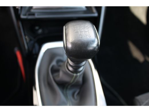 Peugeot 208 1.2 PureTech GT Pack | Navigatie | Camera | Alcantara | Apple carplay | NL auto | 46.500km | All ... ActivLease financial lease