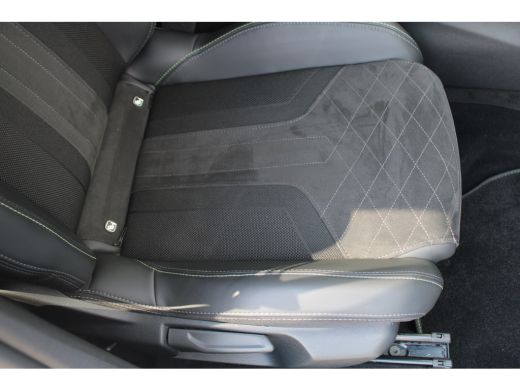 Peugeot 208 1.2 PureTech GT Pack | Navigatie | Camera | Alcantara | Apple carplay | NL auto | 46.500km | All ... ActivLease financial lease