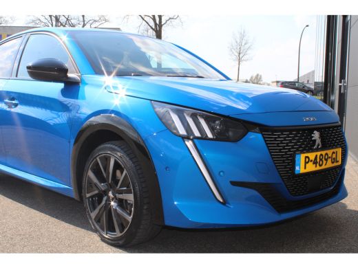 Peugeot 208 1.2 PureTech GT Pack | Navigatie | Camera | Alcantara | Apple carplay | NL auto | 46.500km | All ... ActivLease financial lease