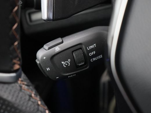 Peugeot 3008 1.6 PLUG-IN HYBRID 225 PK GT + TREKHAAK | ADAPTIVE CRUISE | CAMERA | STOELVERWARMING ActivLease financial lease