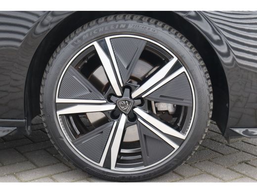 Peugeot 308 1.6 HYBRID 225PK GT PACK AUTOMAAT / NAVI / LEDER / CLIMA / PDC / 18" LMV / CAMERA / KEYLESS / FUL... ActivLease financial lease