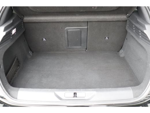 Peugeot 308 1.6 HYBRID 225PK GT PACK AUTOMAAT / NAVI / LEDER / CLIMA / PDC / 18" LMV / CAMERA / KEYLESS / FUL... ActivLease financial lease