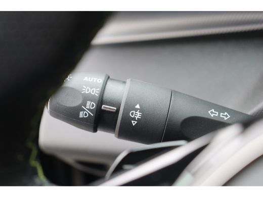 Peugeot 308 1.6 HYBRID 225PK GT PACK AUTOMAAT / NAVI / LEDER / CLIMA / PDC / 18" LMV / CAMERA / KEYLESS / FUL... ActivLease financial lease