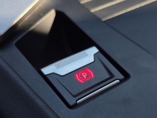 Peugeot 308 SW 1.6 Plug-in Hybrid 180 Allure Adaptive CC | Stoelverwarming | Camera | Parkeersensoren | Full ... ActivLease financial lease