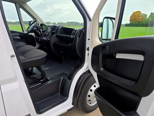 Peugeot Boxer 435 2.2 BlueHDi L4 H3 - 165 Pk - Euro 6 - Airco - ParkeerCamera - Laadklep ActivLease financial lease